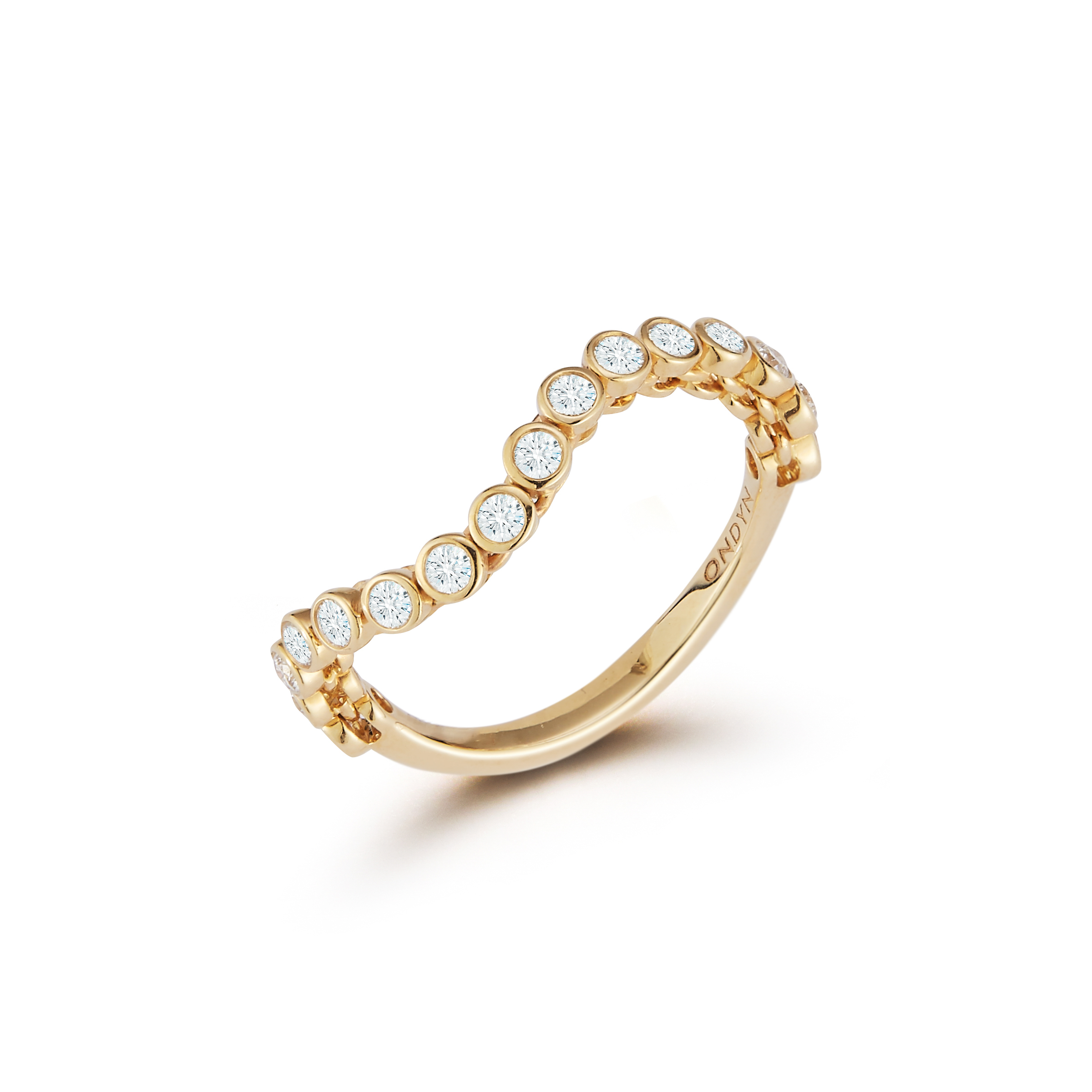 Elegant gold ring with diamonds